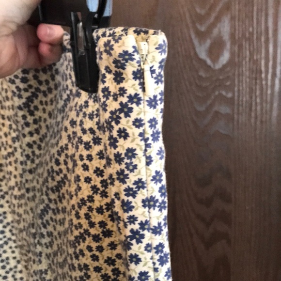 Classic Blues Collection Capris. Size 16 - Picture 5 of 8